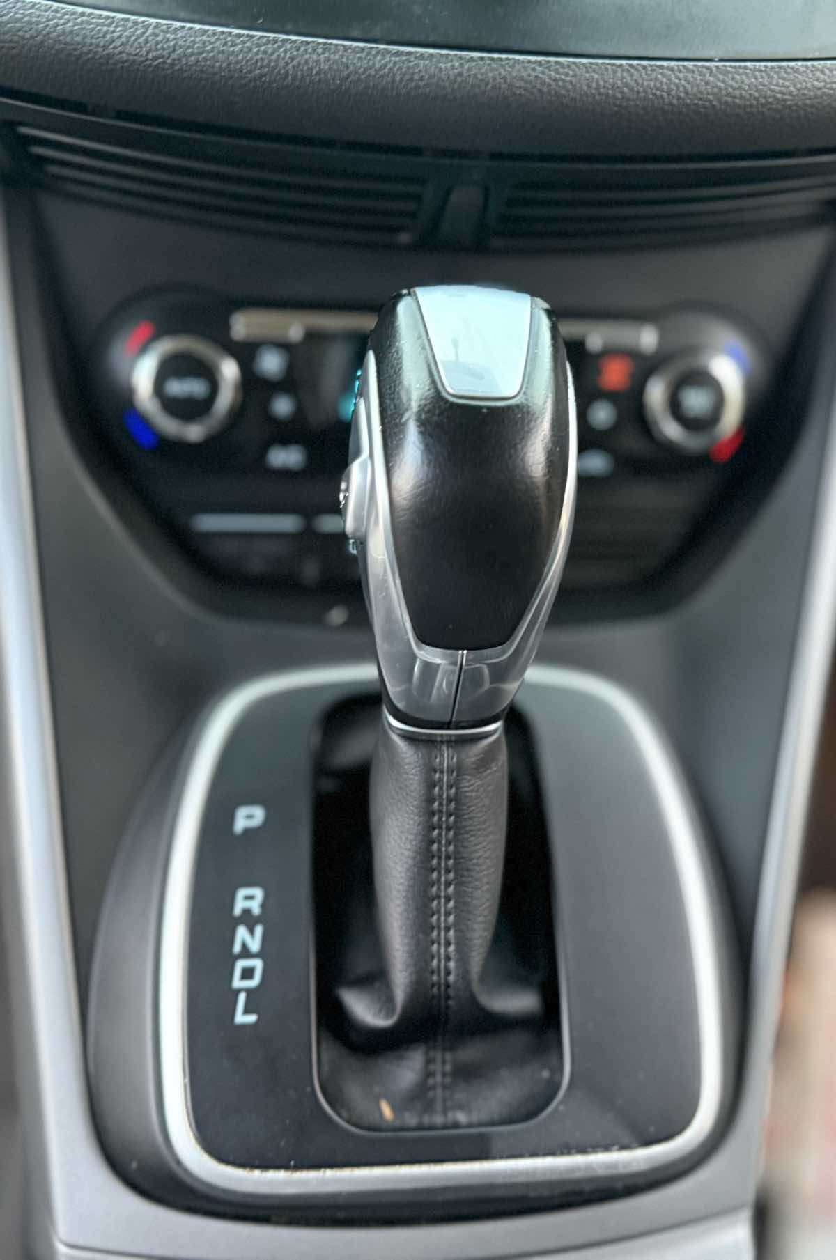 2013 Ford C-Max Hybrid SE photo 20
