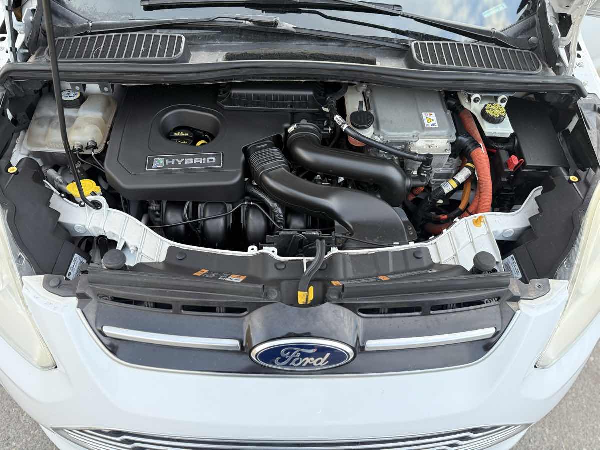 2013 Ford C-Max Hybrid SE photo 21