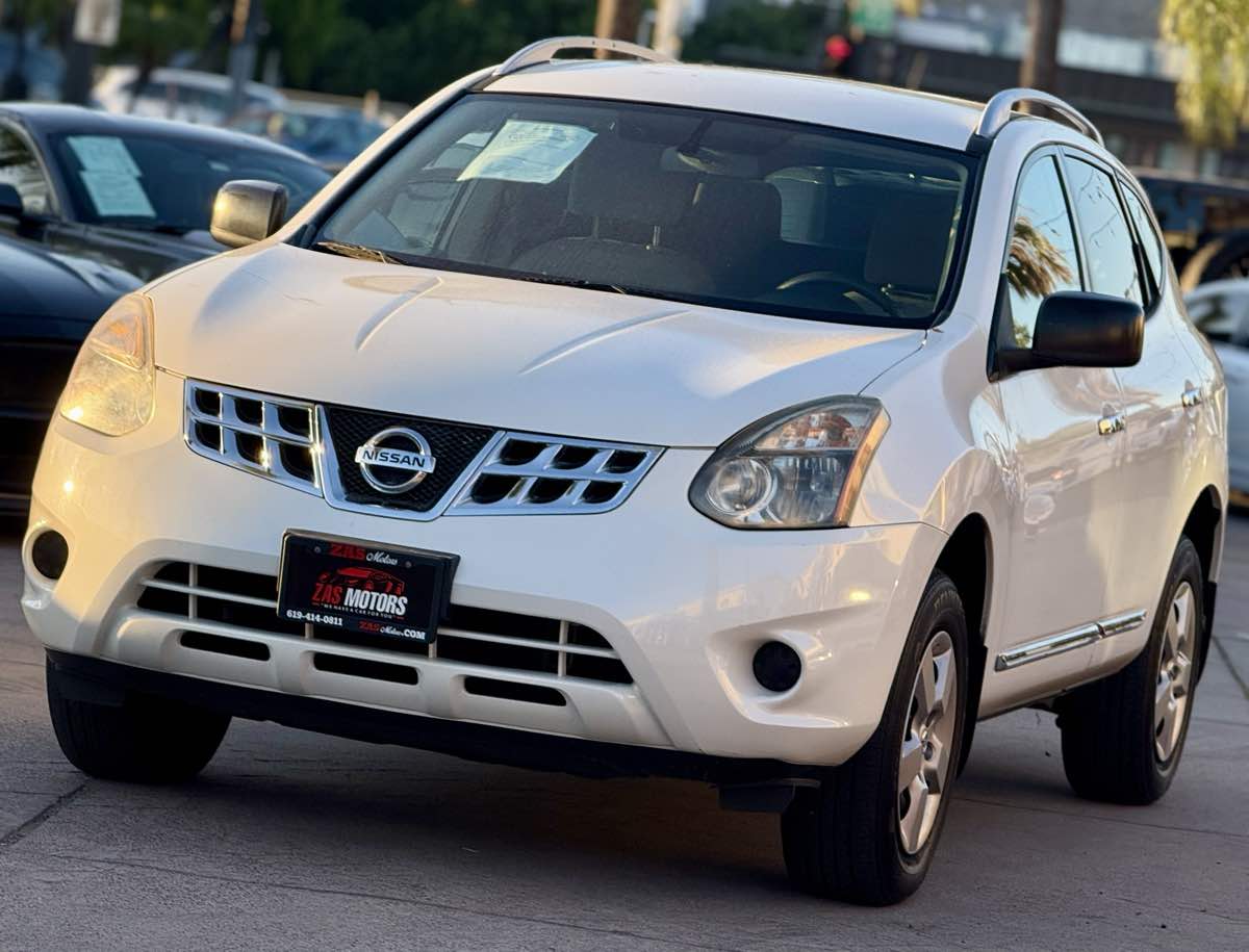 2014 Nissan Rogue Select S photo 4