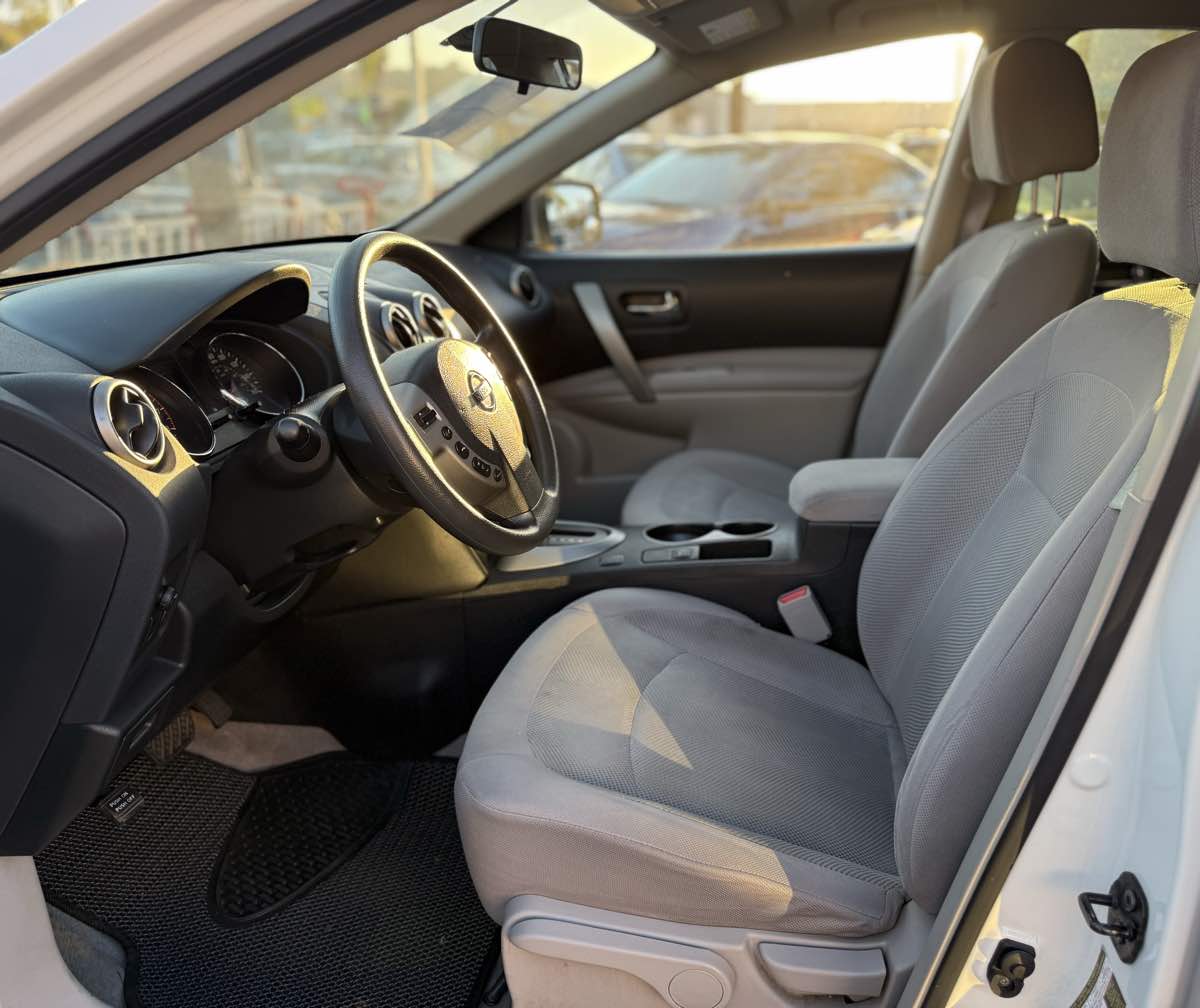 2014 Nissan Rogue Select S photo 13