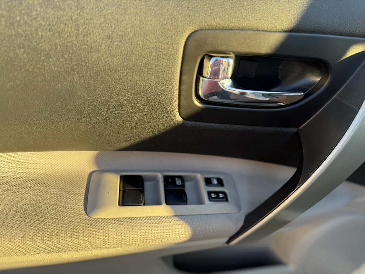 2014 Nissan Rogue Select S photo 19
