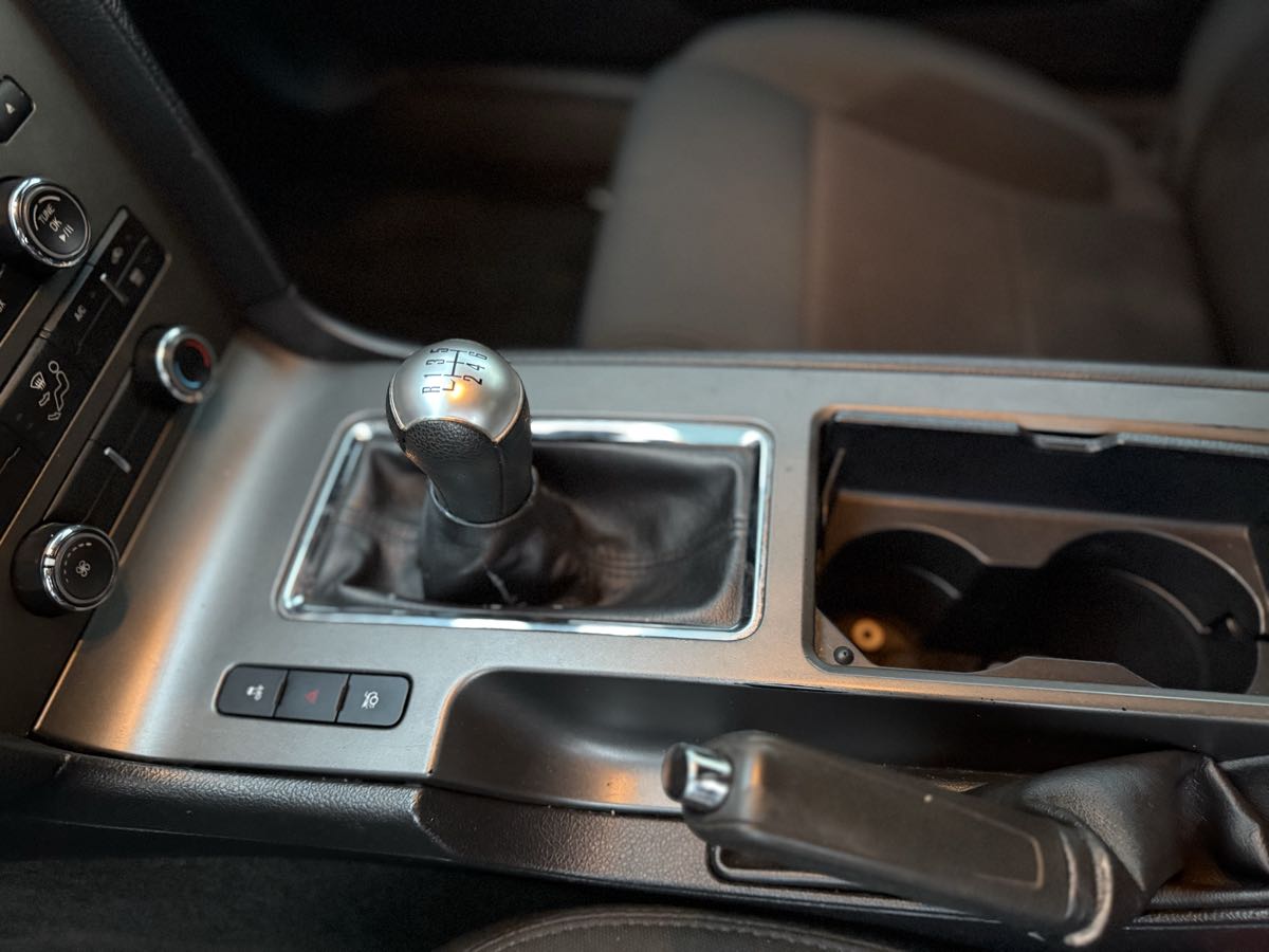 2014 Ford Mustang V6 photo 9