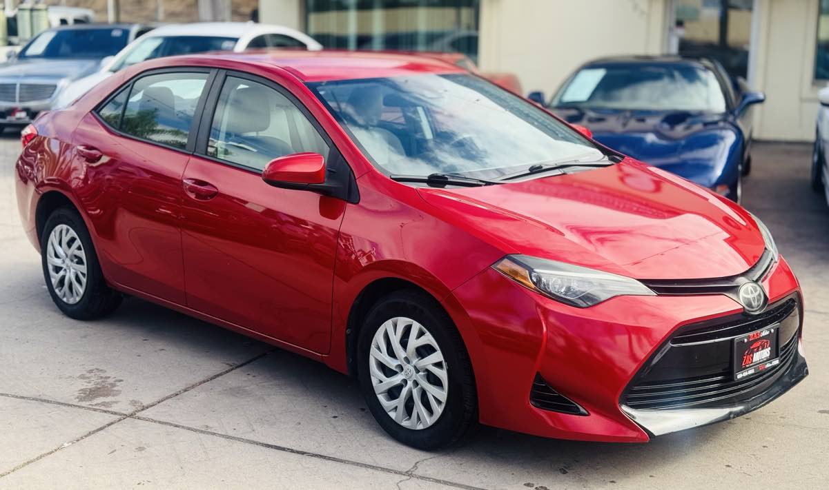 2018 Toyota Corolla XLE XSE photo 5
