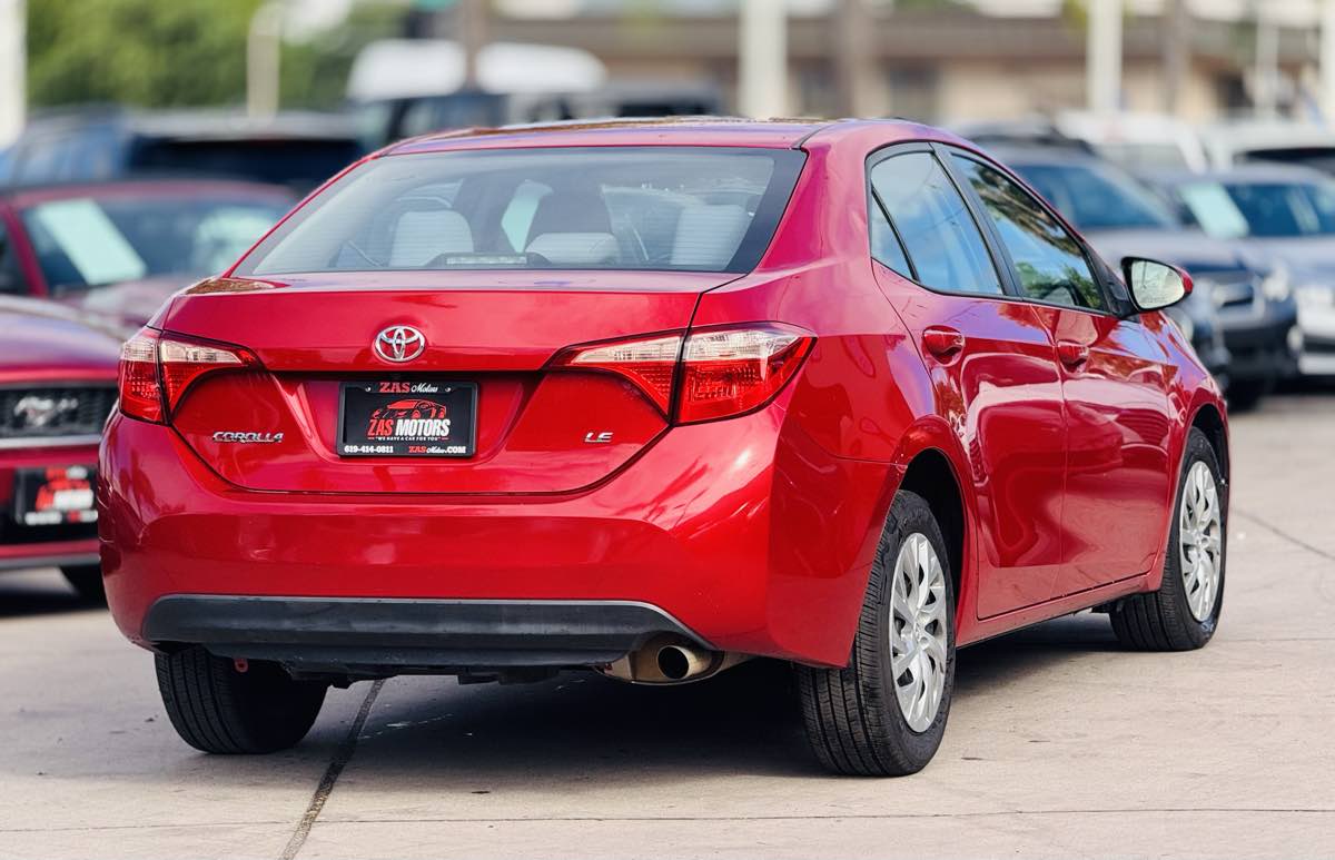 2018 Toyota Corolla XLE XSE photo 7