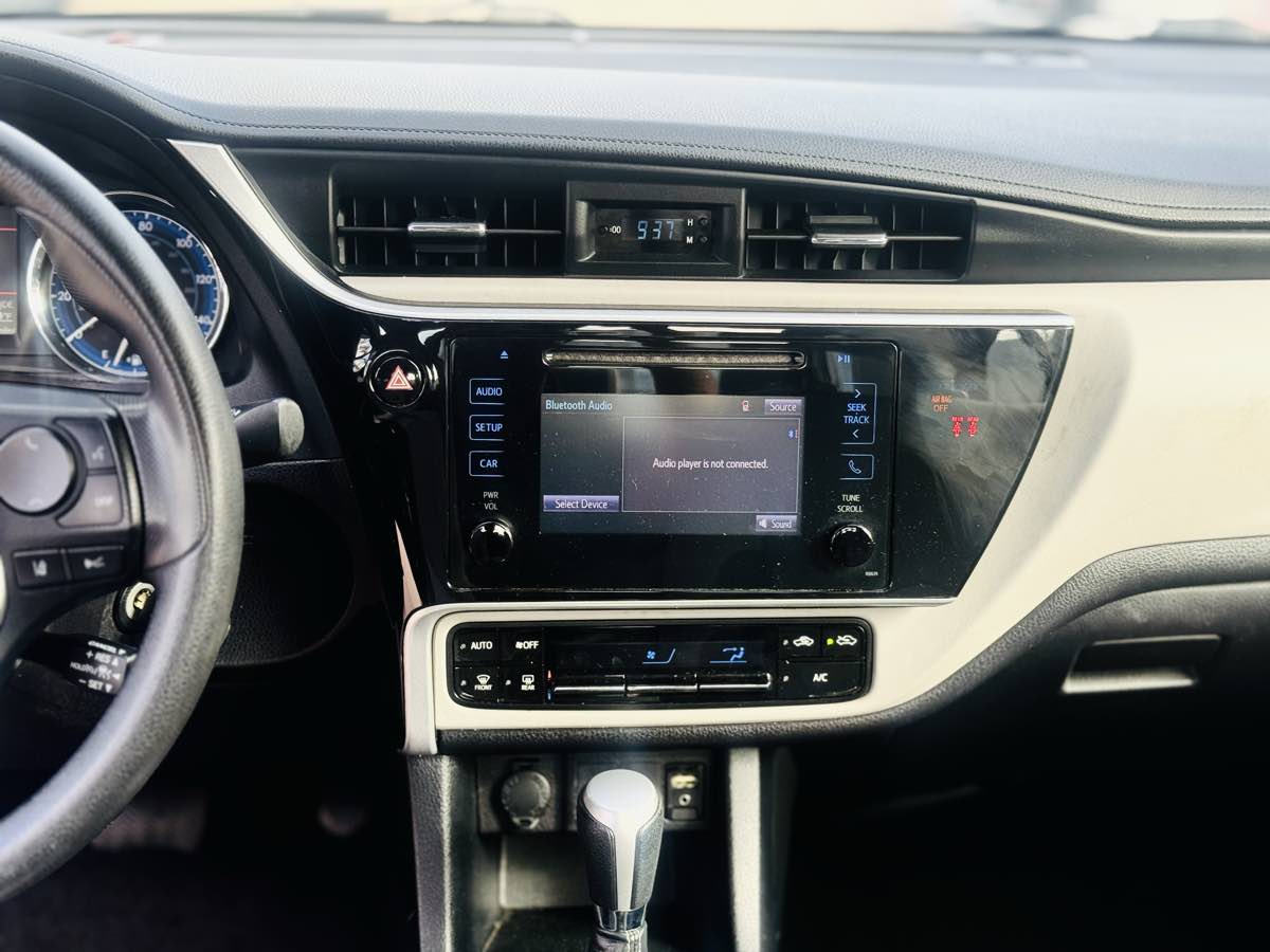 2018 Toyota Corolla XLE XSE photo 19