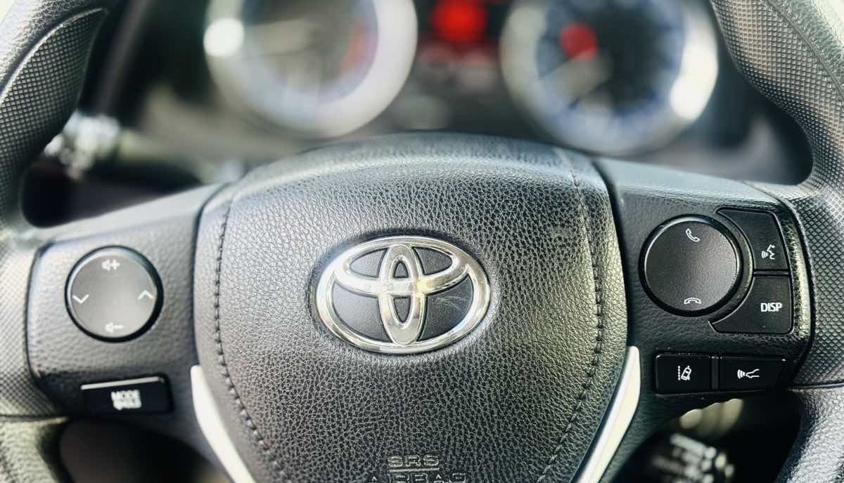 2018 Toyota Corolla XLE XSE photo 21