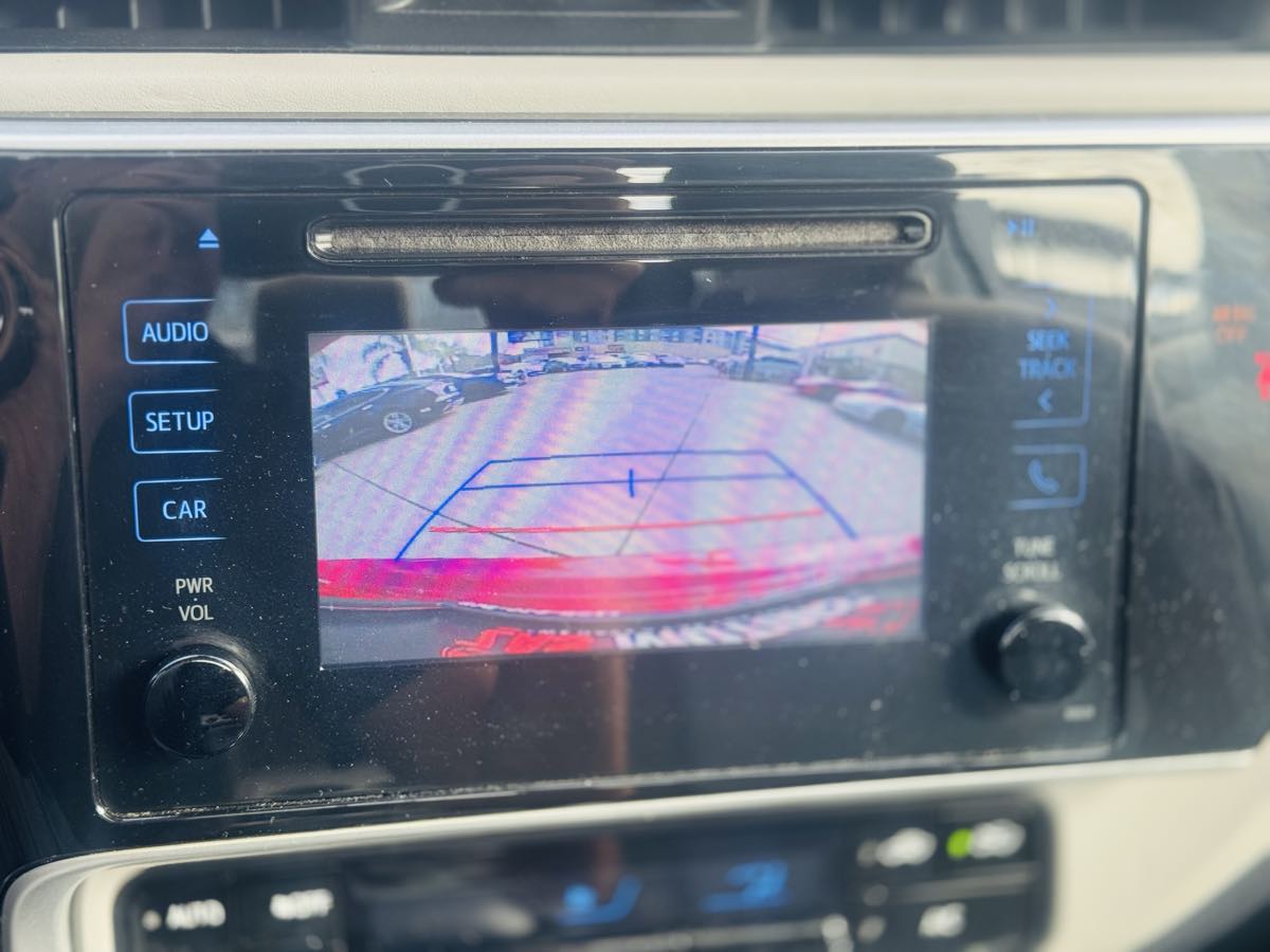 2018 Toyota Corolla XLE XSE photo 23