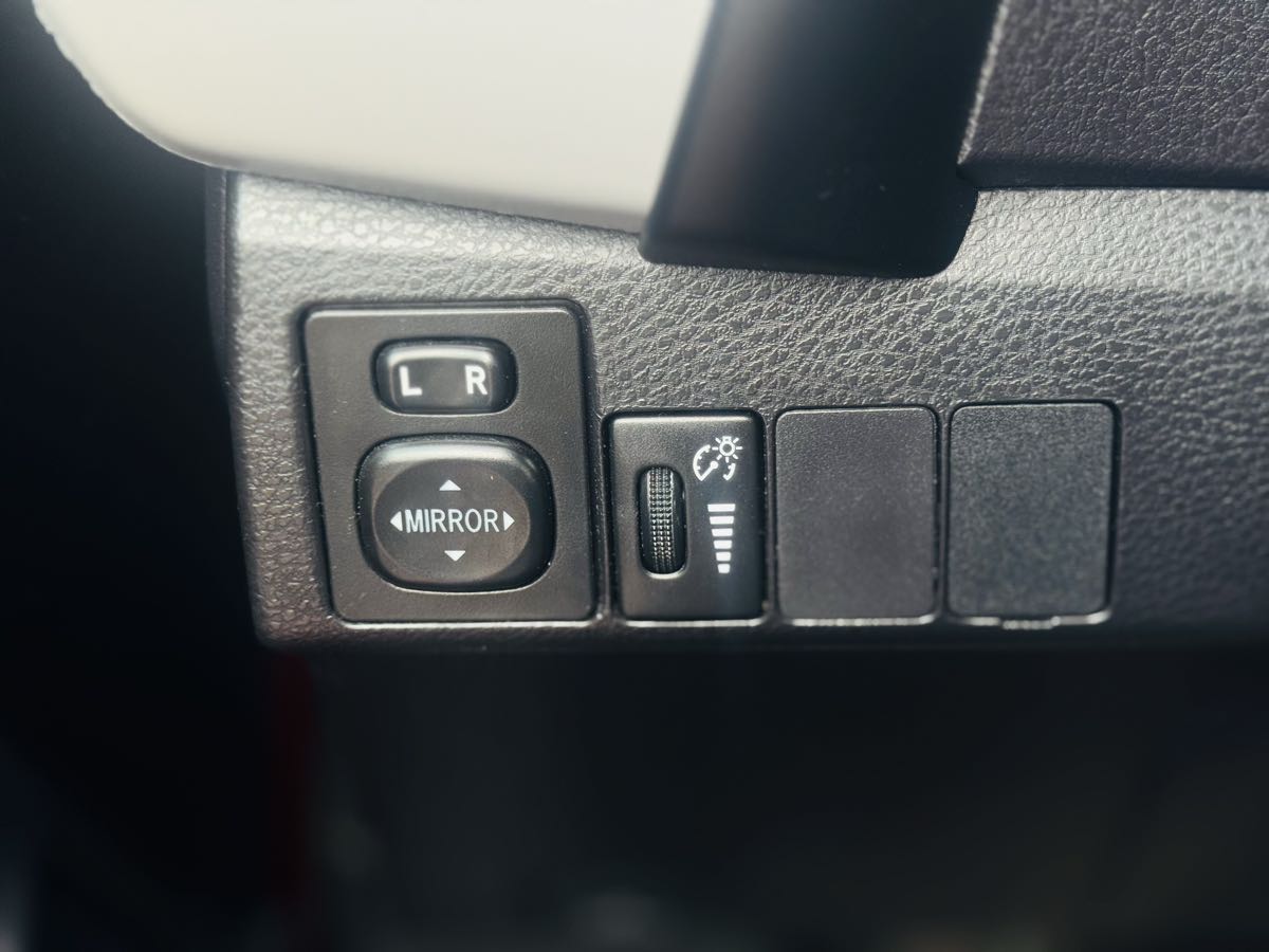 2018 Toyota Corolla XLE XSE photo 24