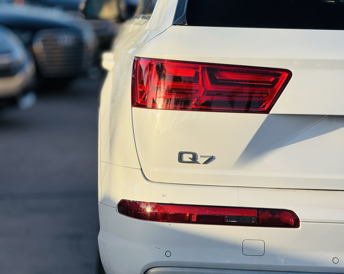 2017 Audi Q7 Premium Plus photo 12