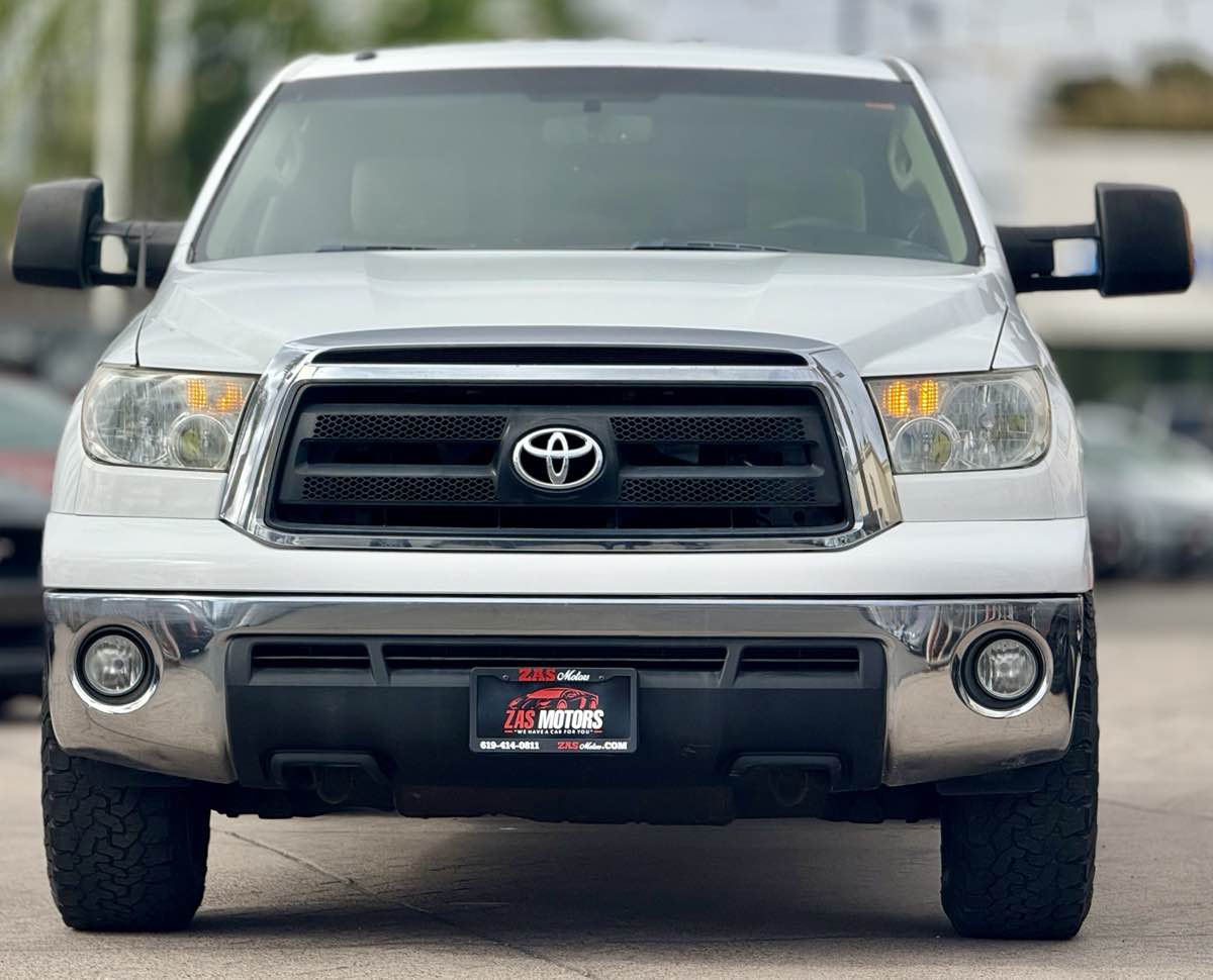 2013 Toyota Tundra SR5 photo 2