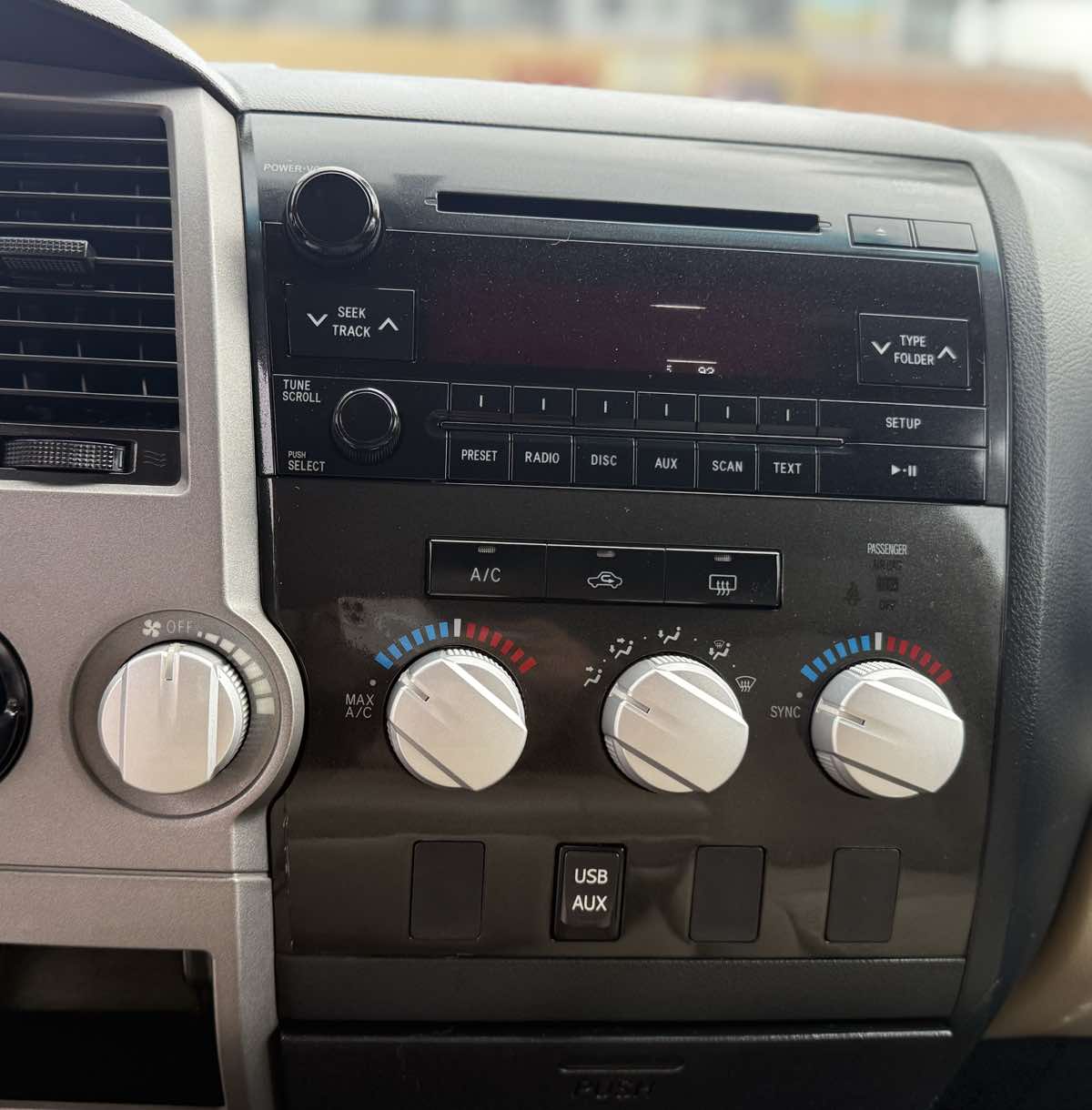 2013 Toyota Tundra SR5 photo 23