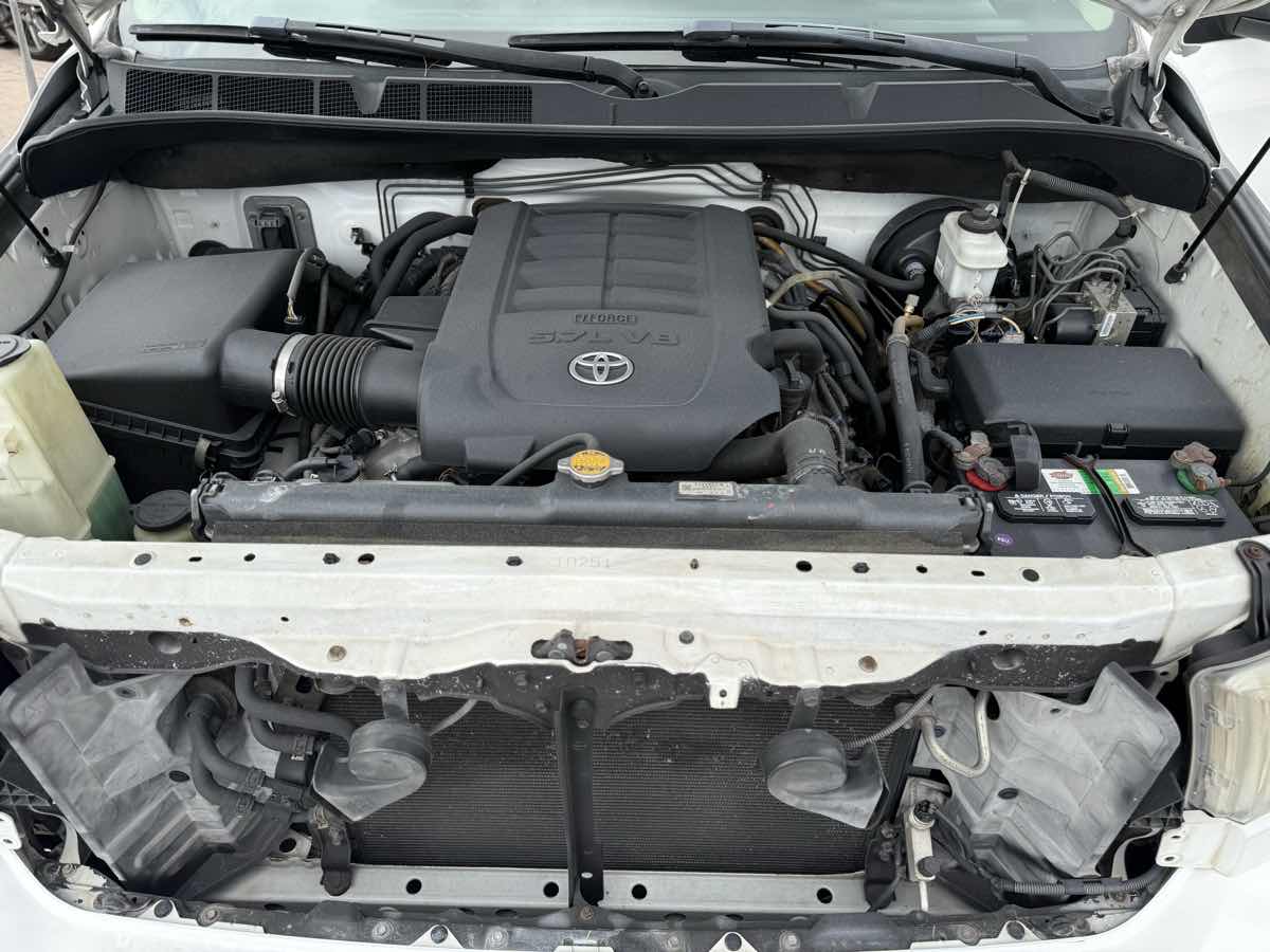2013 Toyota Tundra SR5 photo 27