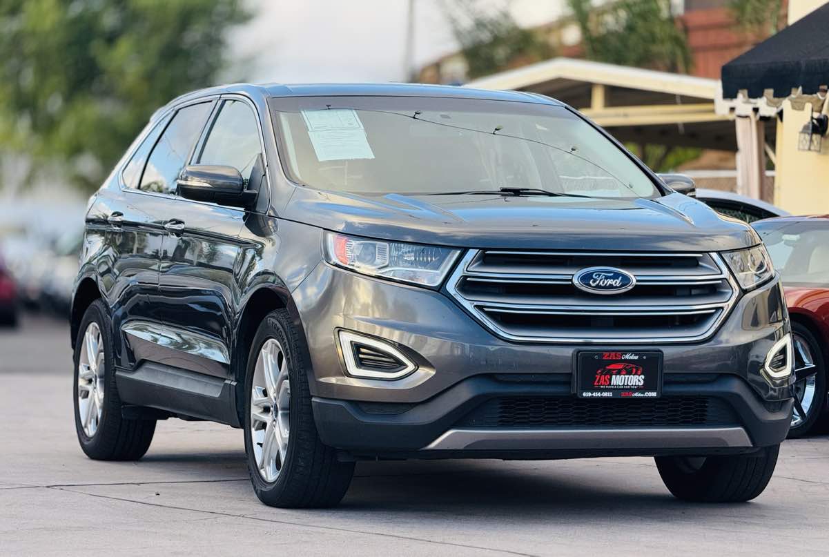 2017 Ford Edge Titanium photo 3