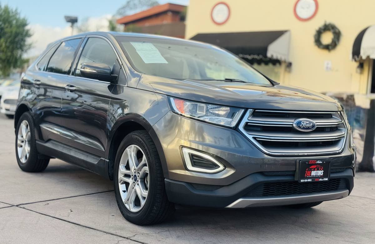 2017 Ford Edge Titanium photo 4
