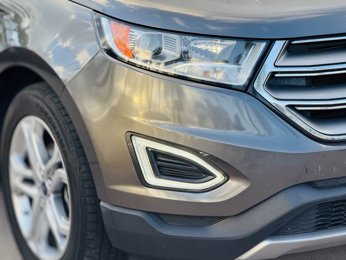 2017 Ford Edge Titanium photo 11
