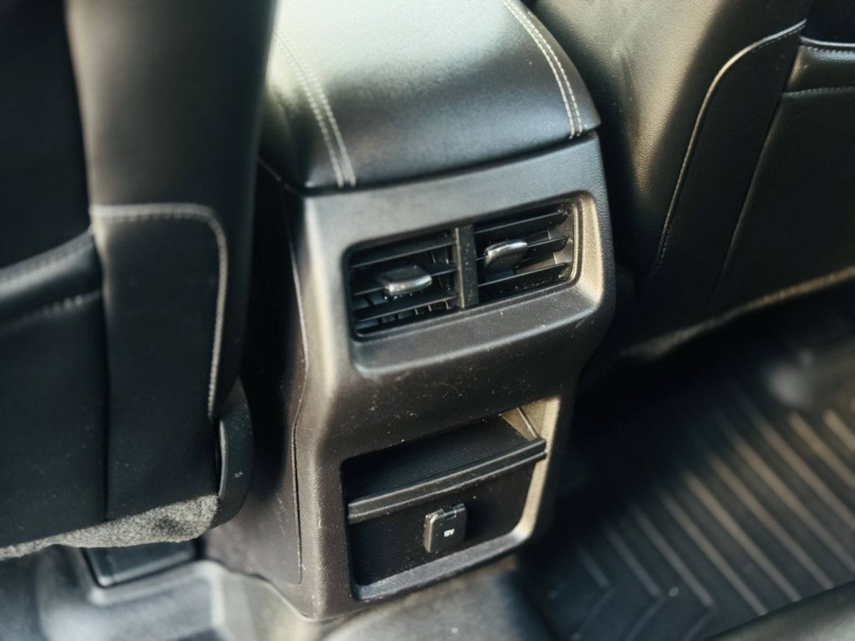 2017 Ford Edge Titanium photo 21