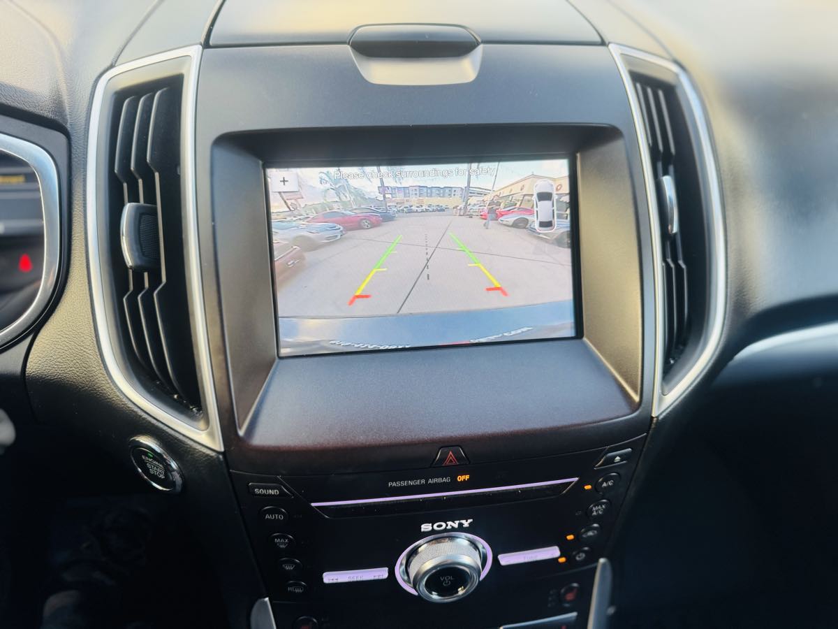2017 Ford Edge Titanium photo 31