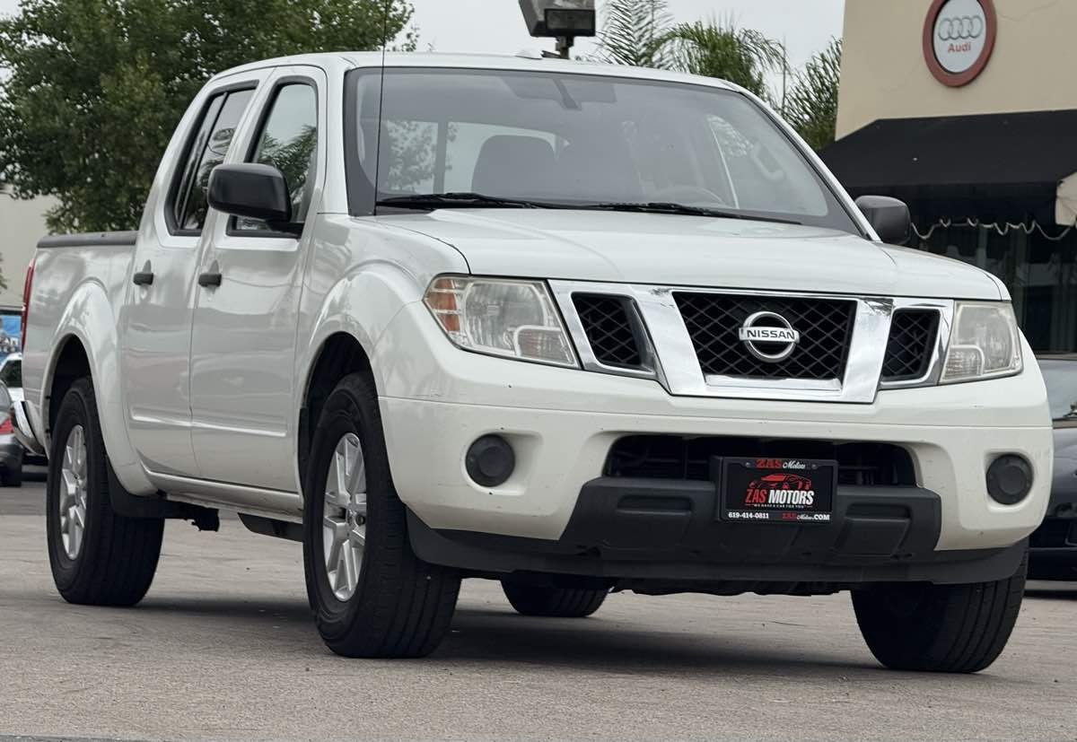 2016 Nissan Frontier SV photo 3