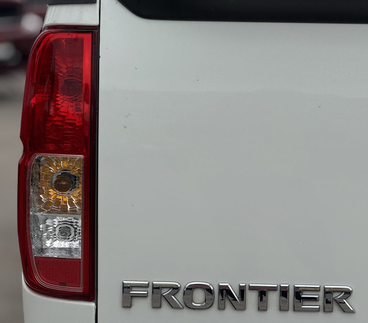 2016 Nissan Frontier SV photo 8