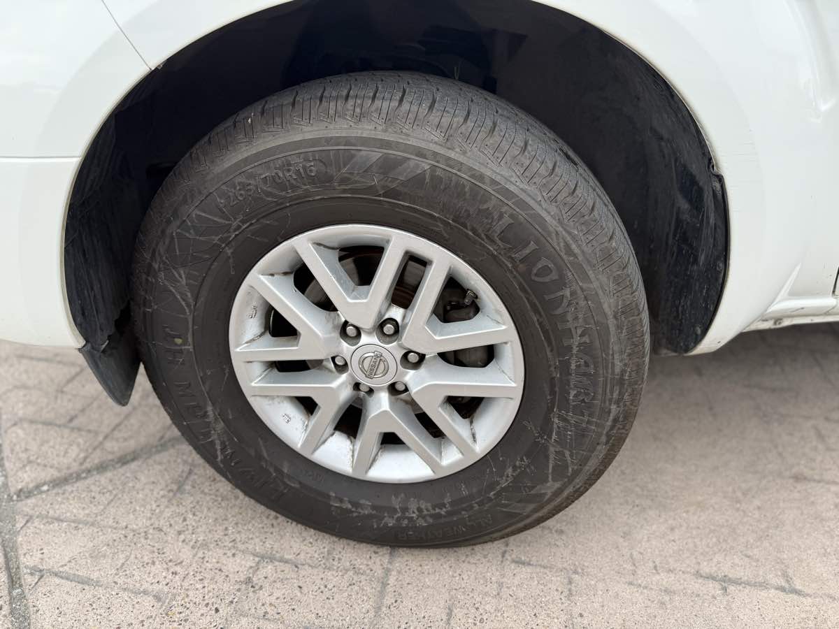 2016 Nissan Frontier SV photo 10