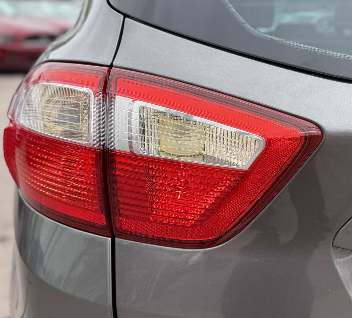2013 Ford C-Max SEL photo 9