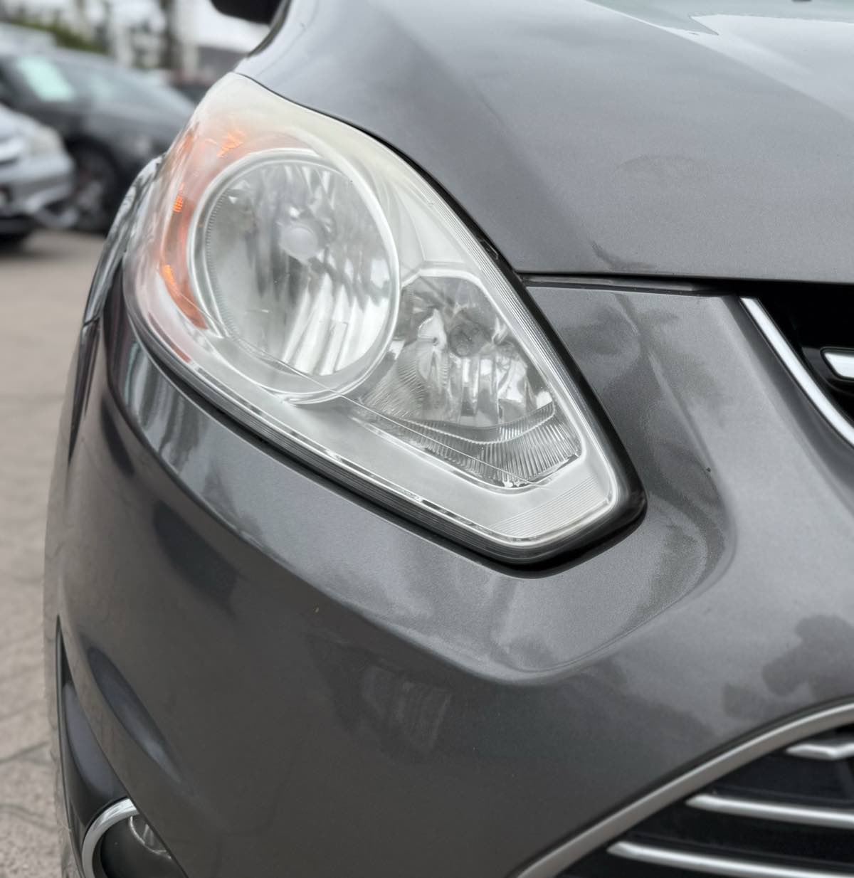 2013 Ford C-Max SEL photo 11