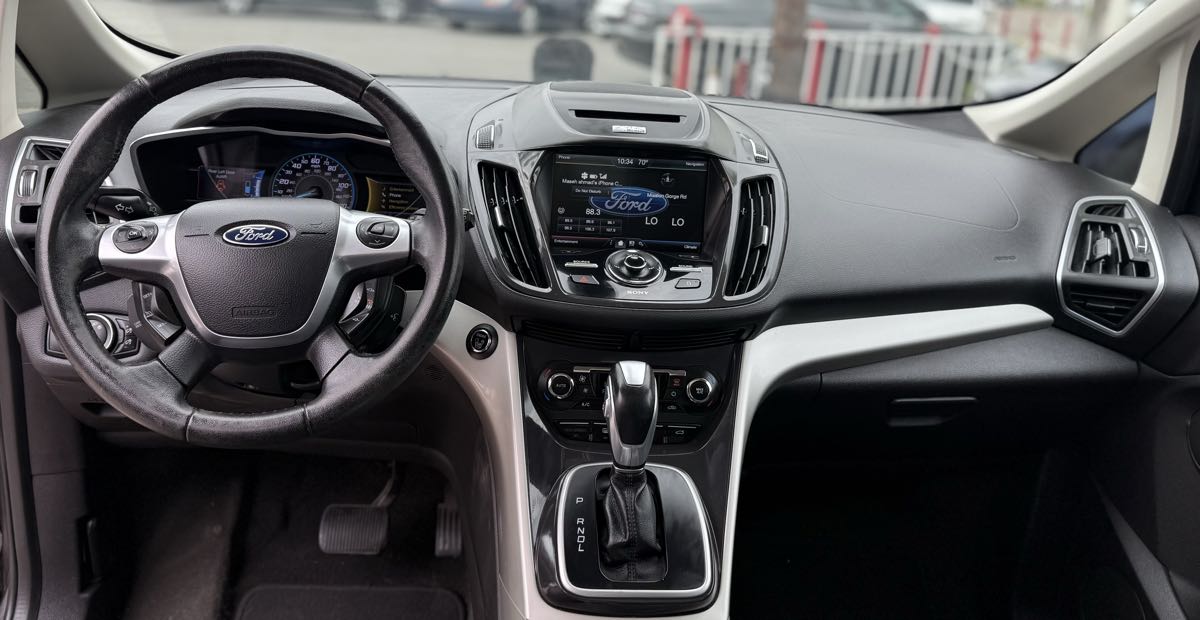 2013 Ford C-Max SEL photo 16