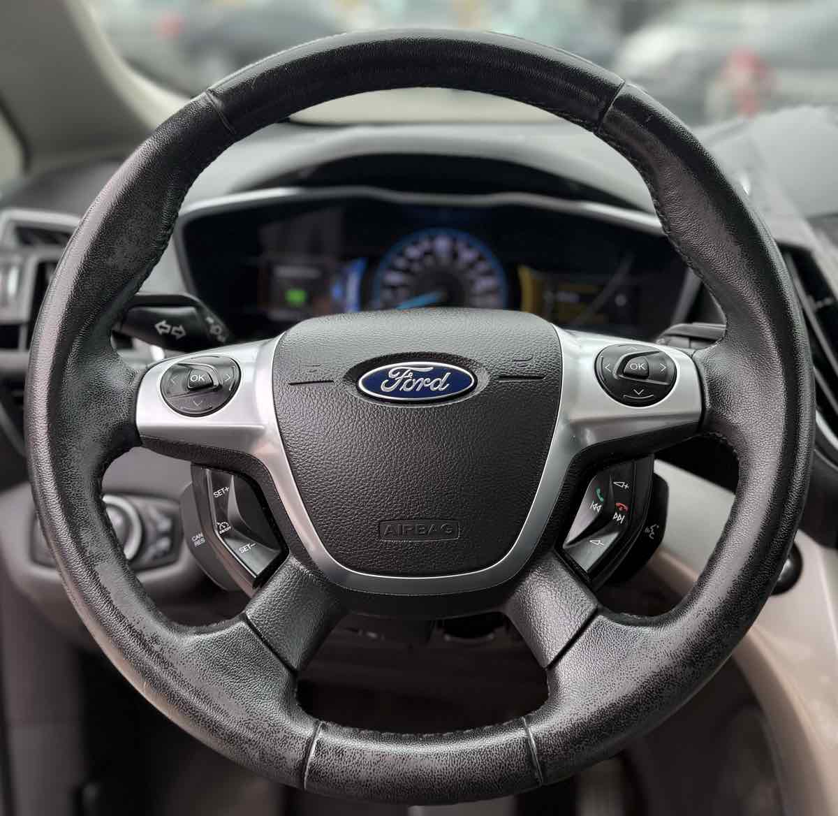 2013 Ford C-Max SEL photo 17