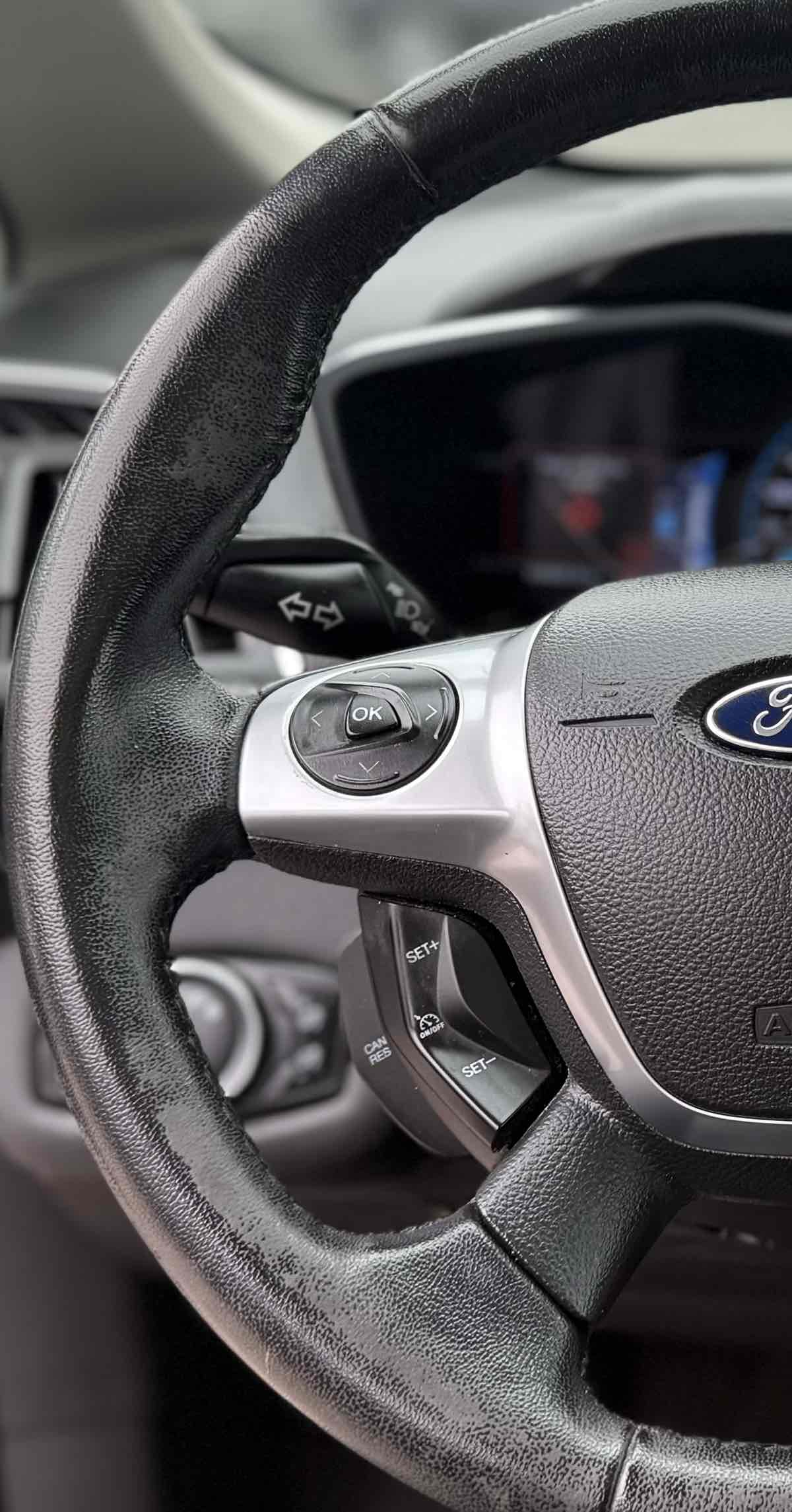 2013 Ford C-Max SEL photo 19