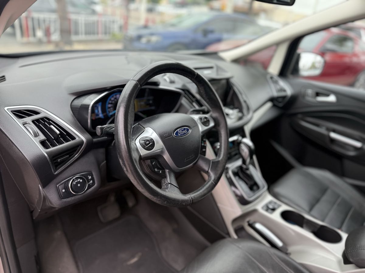 2013 Ford C-Max SEL photo 20