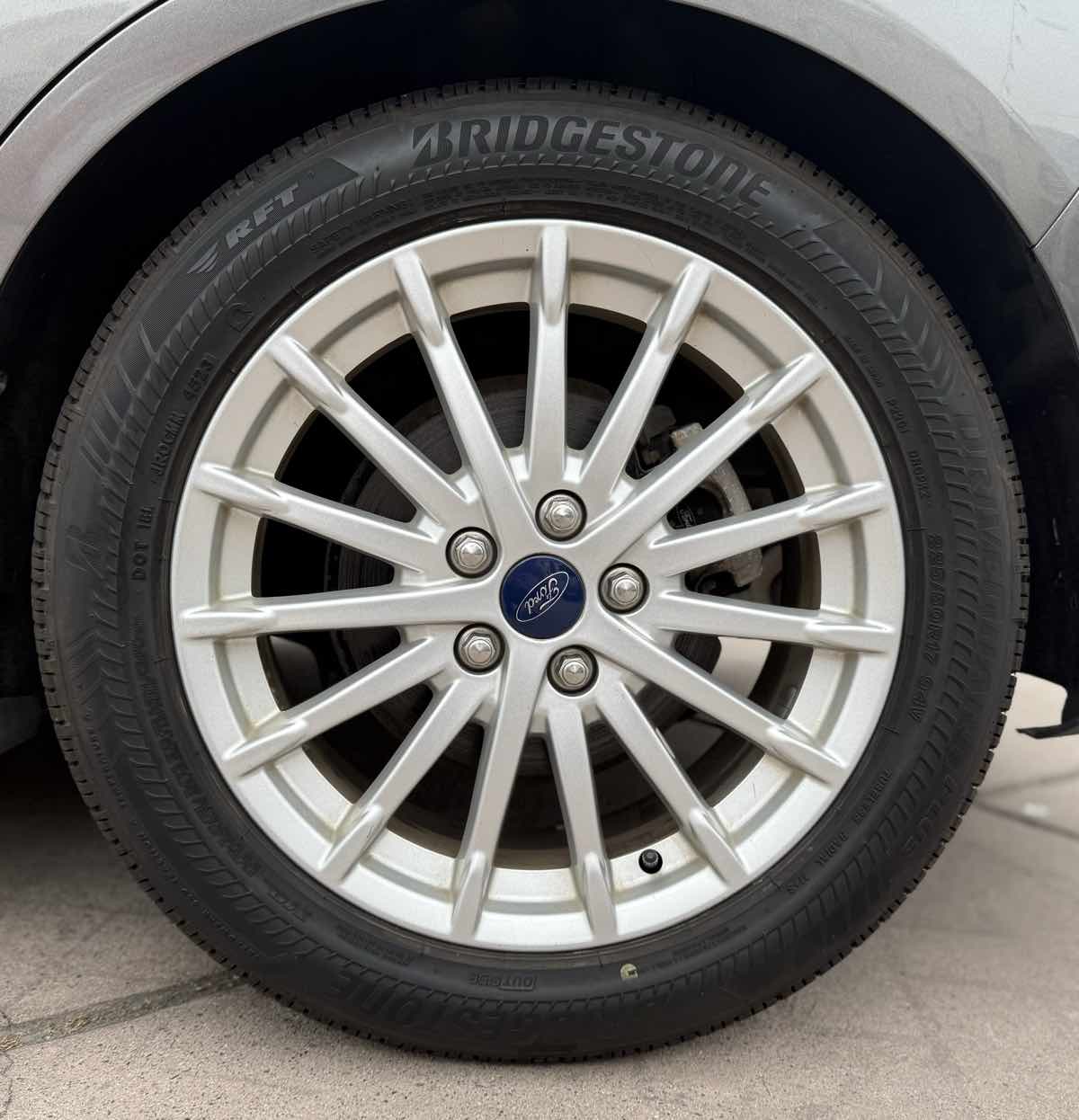 2013 Ford C-Max SEL photo 24