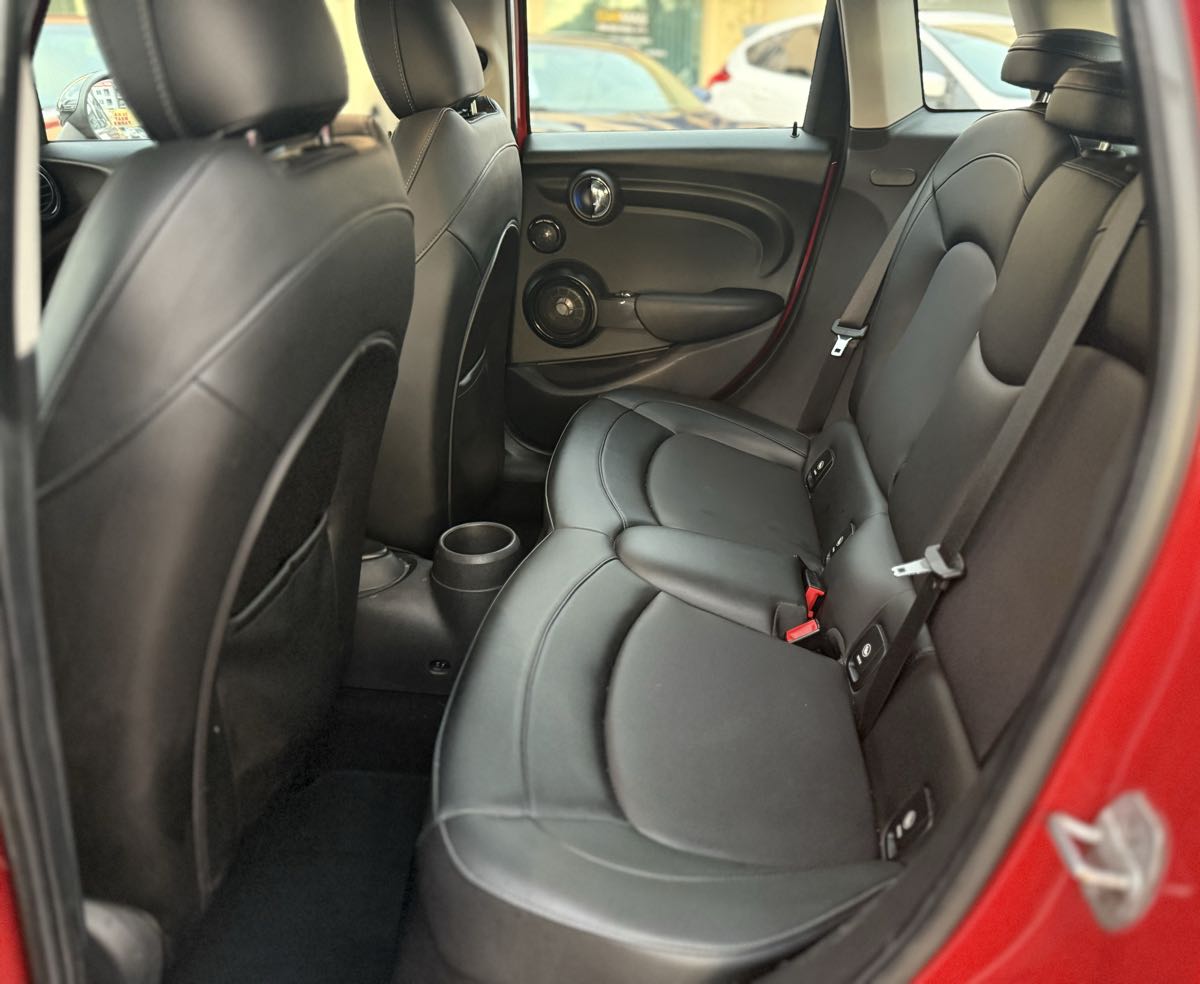 2015 Mini Cooper Hardtop photo 14