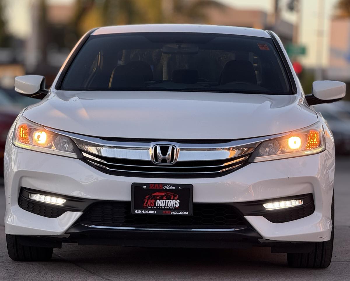 2016 Honda Accord Sport photo 2