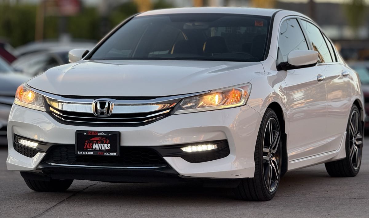 2016 Honda Accord Sport photo 4