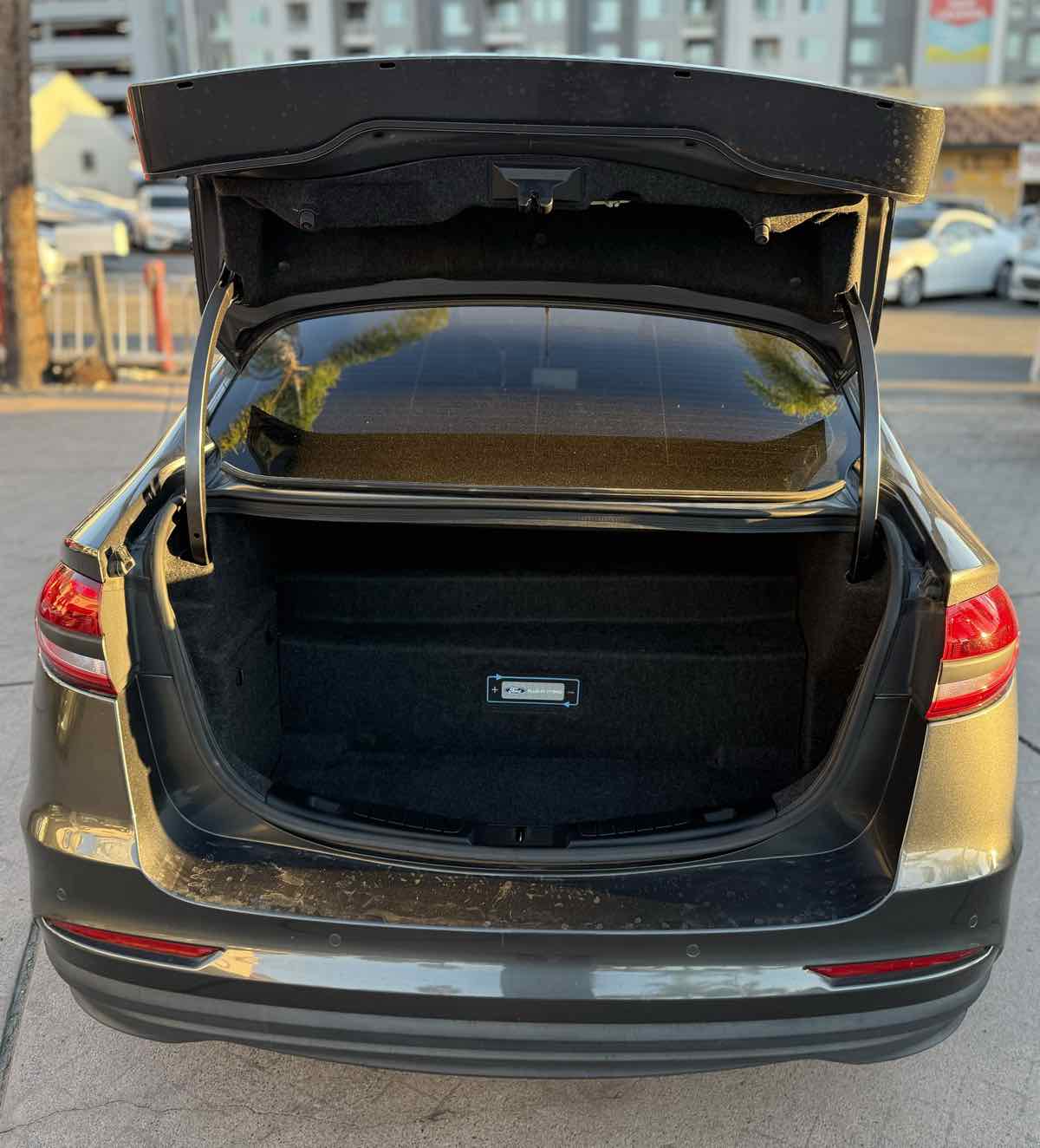 2019 Ford Fusion Titanium Plug-In Hybrid photo 8