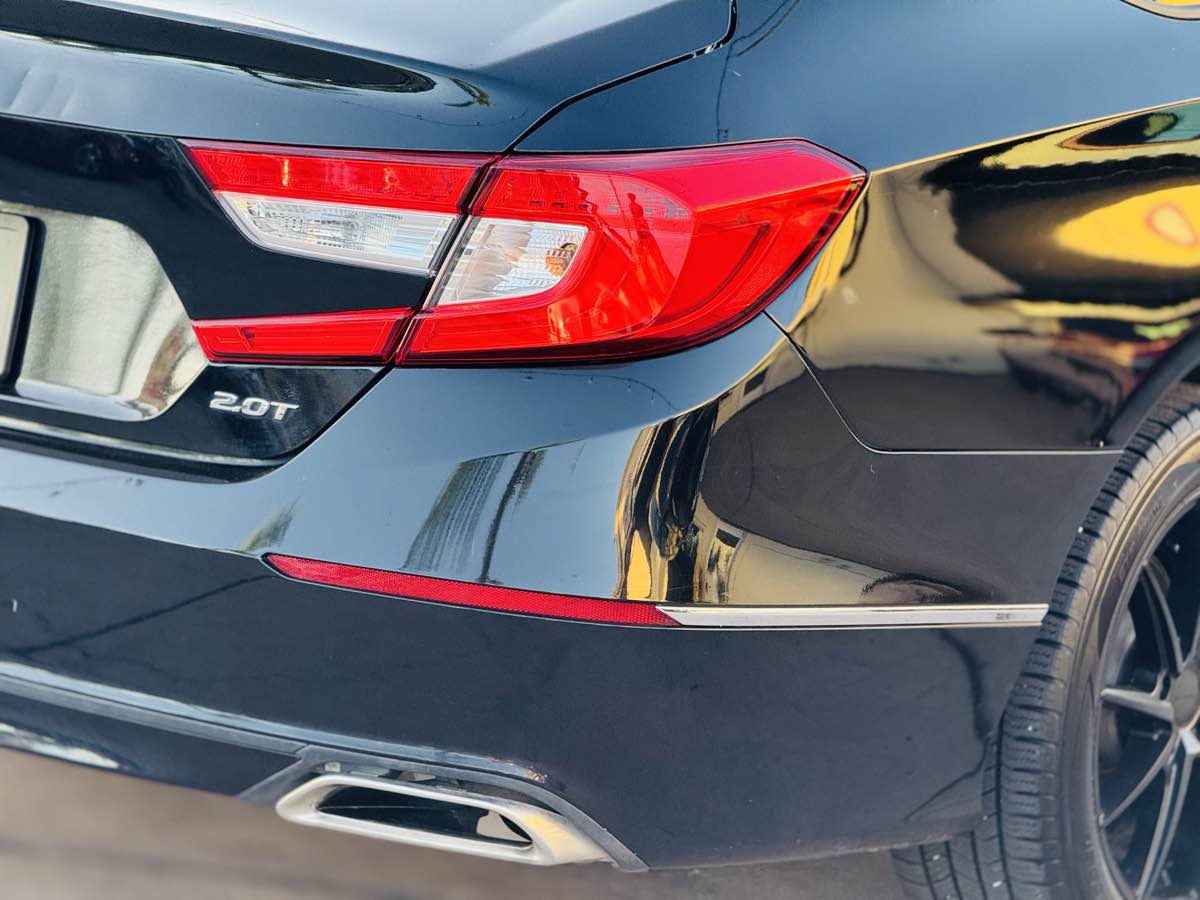 2018 Honda Accord EX-L 2.0T photo 10