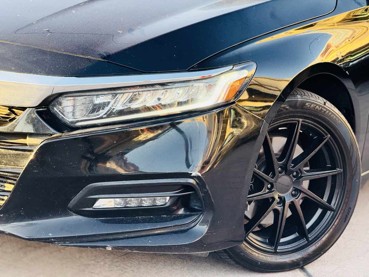 2018 Honda Accord EX-L 2.0T photo 11