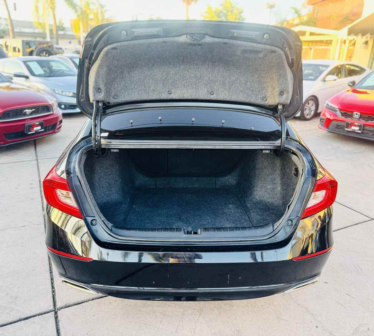 2018 Honda Accord EX-L 2.0T photo 13
