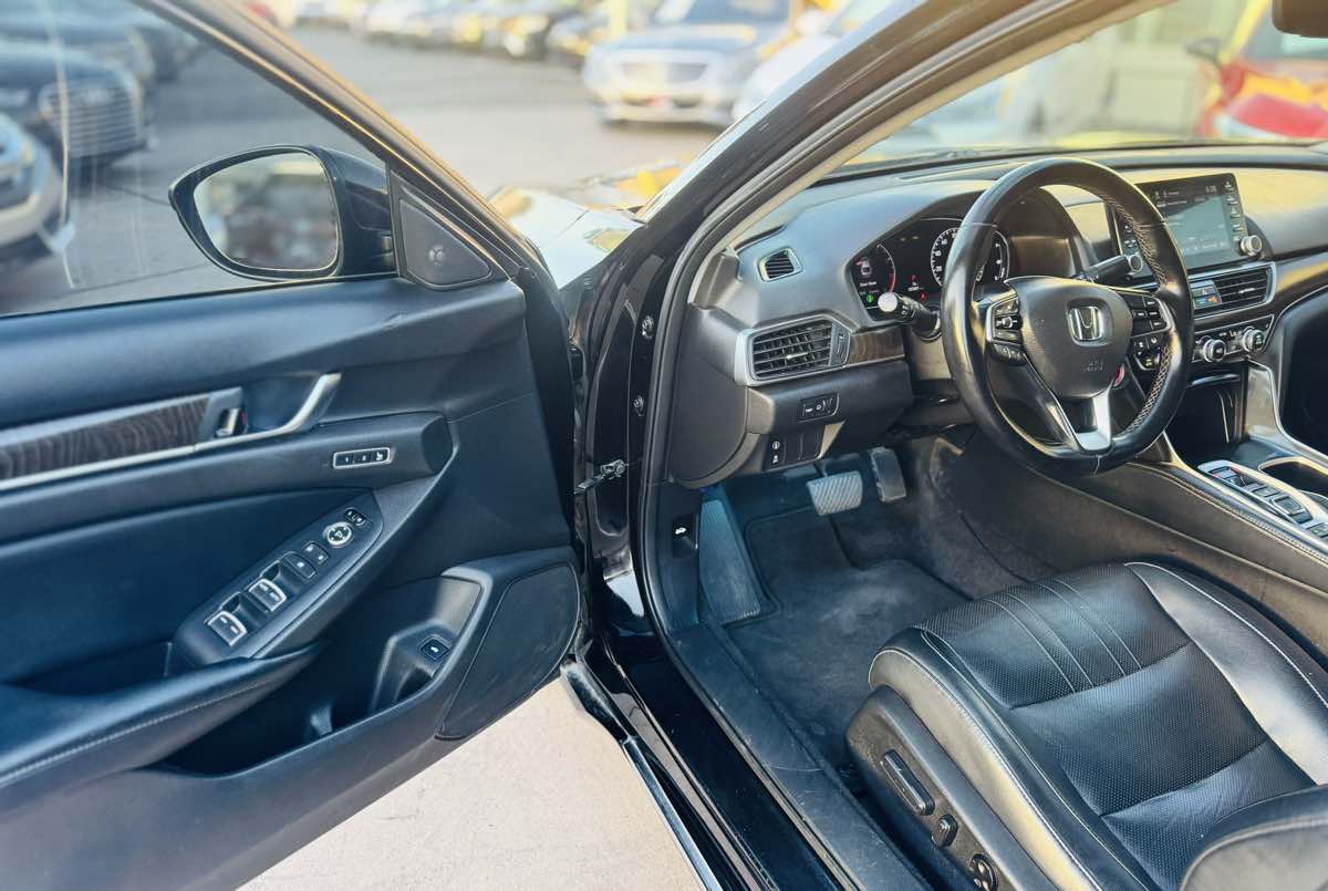 2018 Honda Accord EX-L 2.0T photo 14