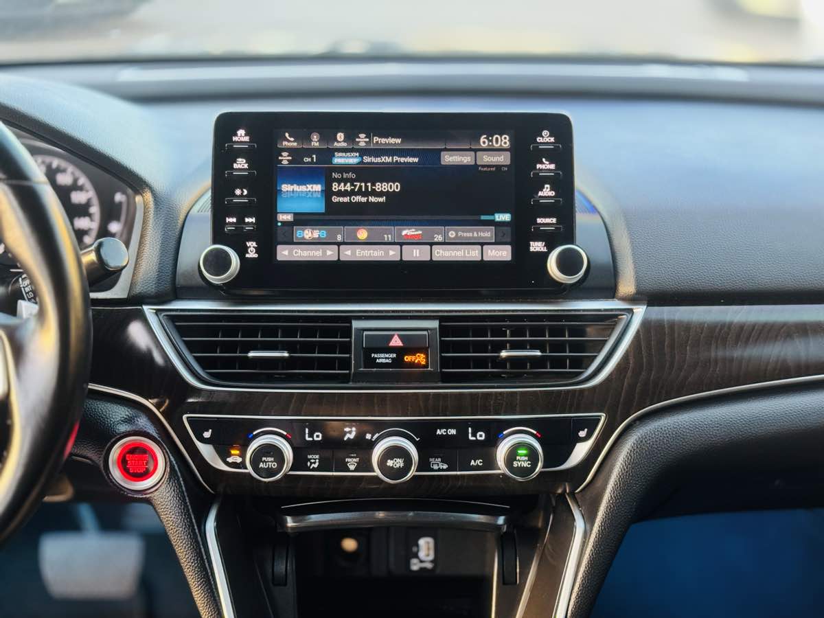 2018 Honda Accord EX-L 2.0T photo 21