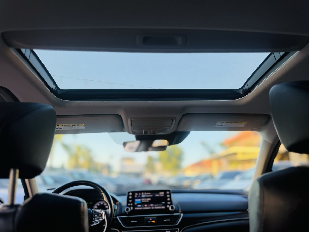 2018 Honda Accord EX-L 2.0T photo 30