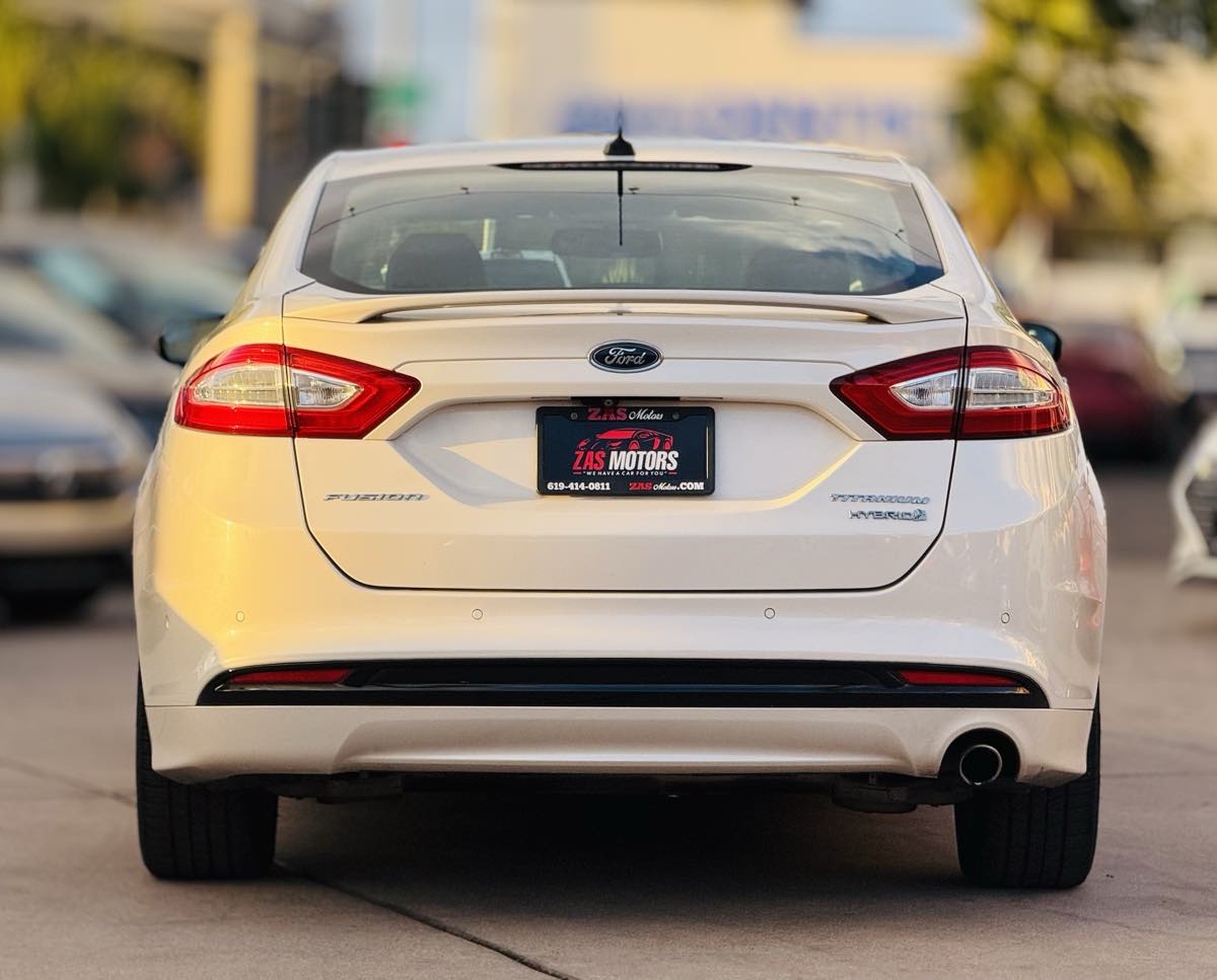 2014 Ford Fusion Titanium Hybrid photo 5
