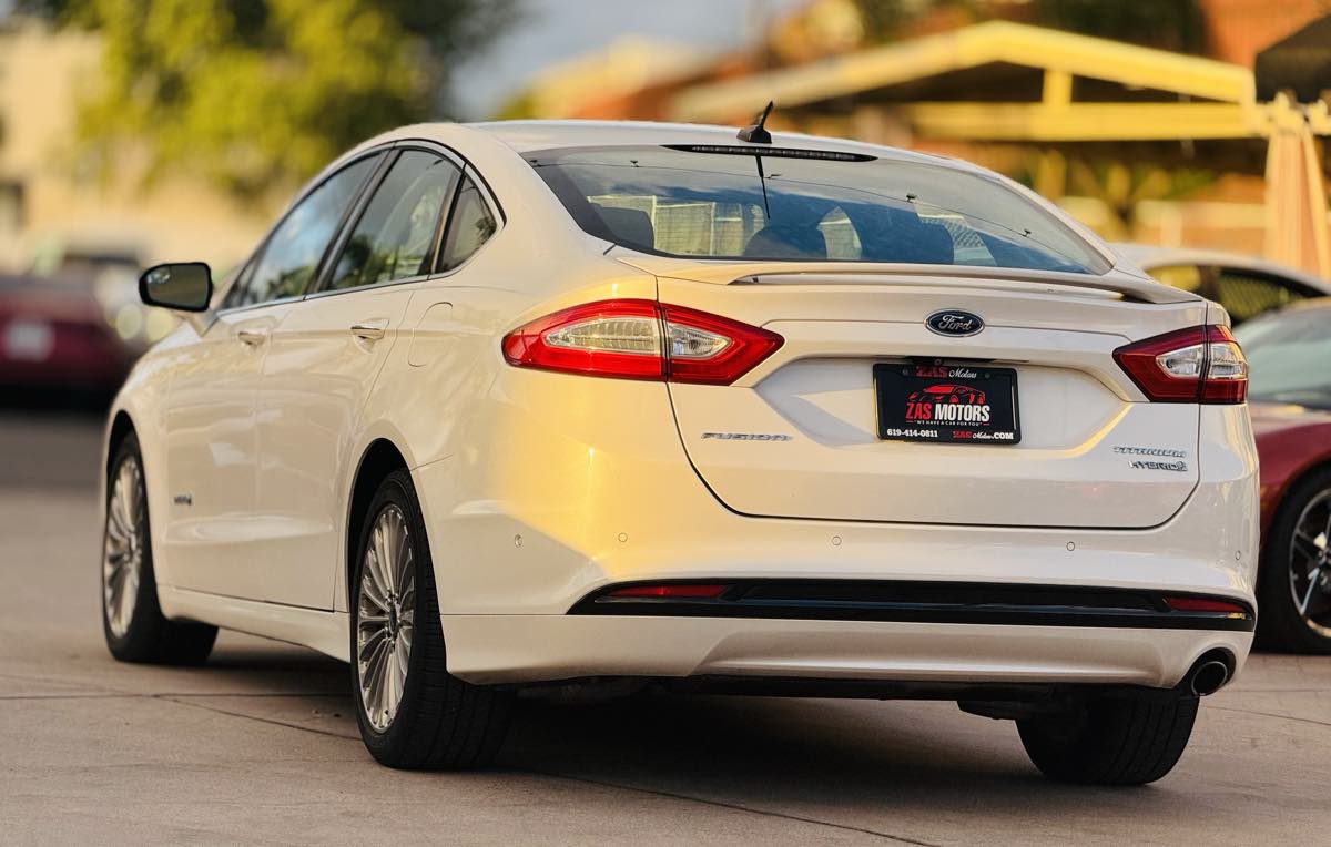 2014 Ford Fusion Titanium Hybrid photo 7