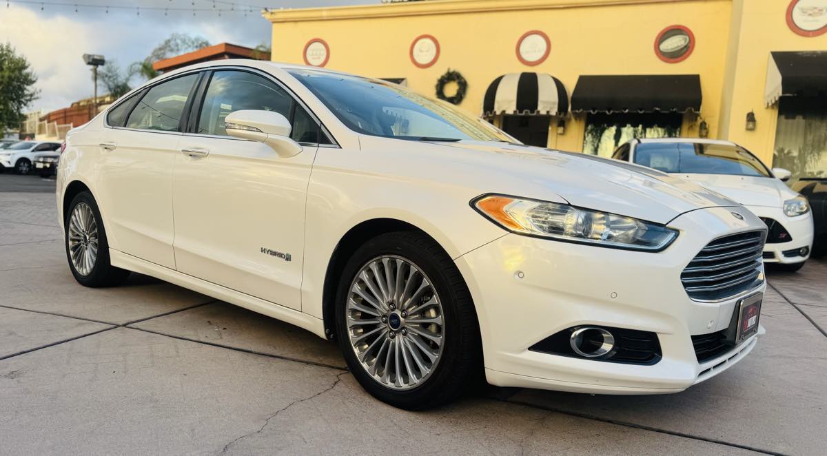 2014 Ford Fusion Titanium Hybrid photo 8