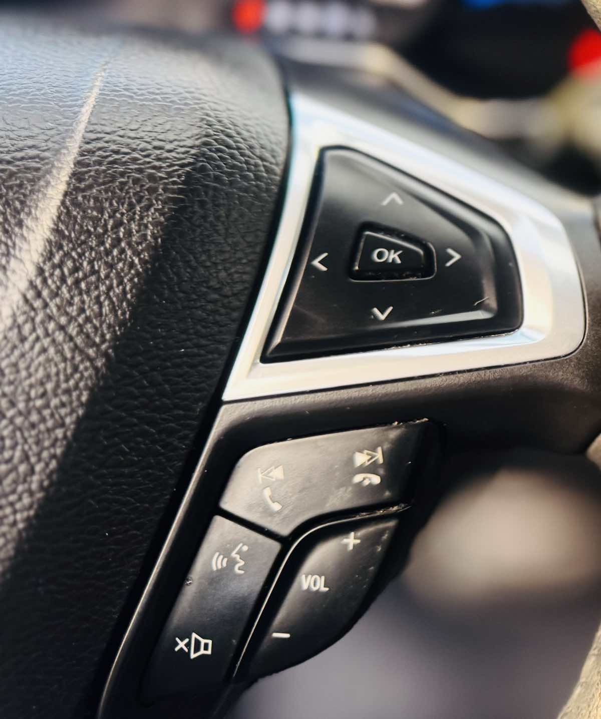 2014 Ford Fusion Titanium Hybrid photo 22