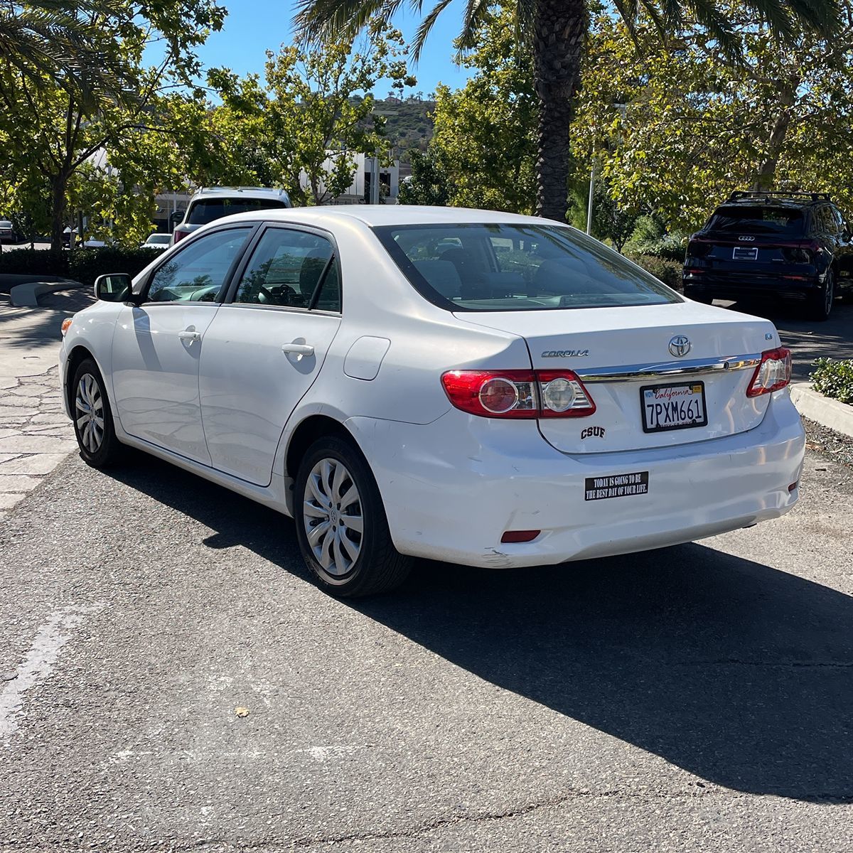 2013 Toyota Corolla LE photo 4
