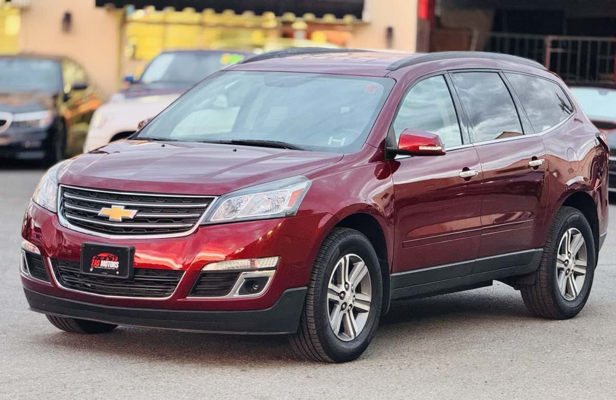 2016 Chevrolet Traverse 2LT photo 2