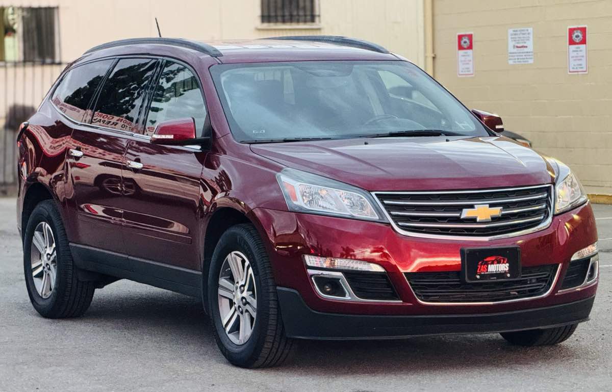 2016 Chevrolet Traverse 2LT photo 3