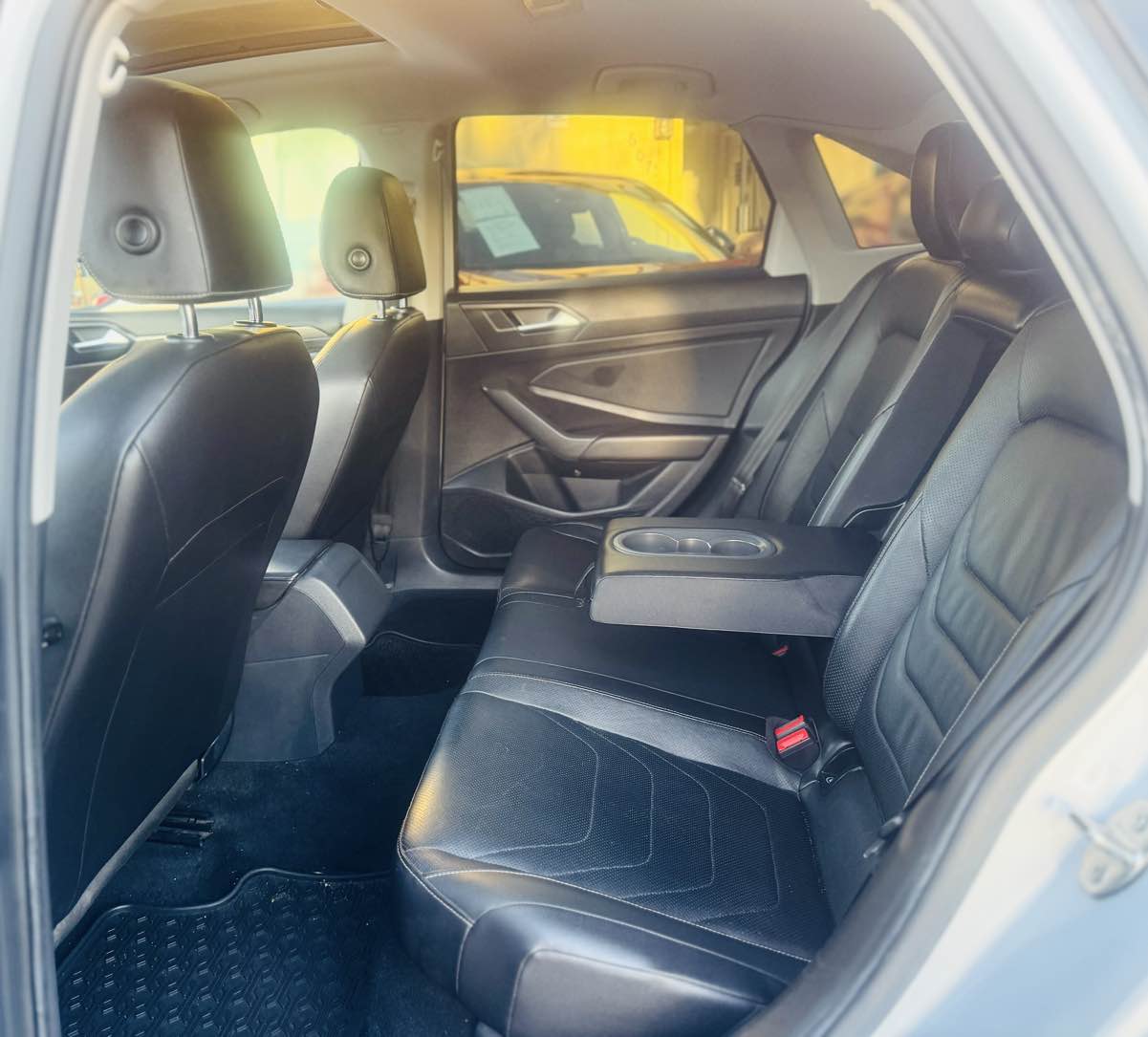 2019 Volkswagen Jetta SEL Premium photo 4