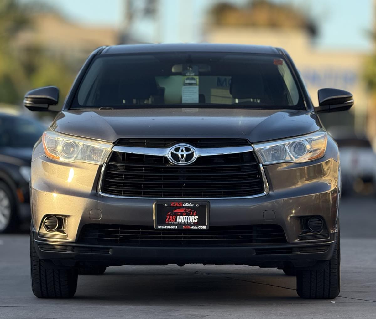 2016 Toyota Highlander LE photo 2